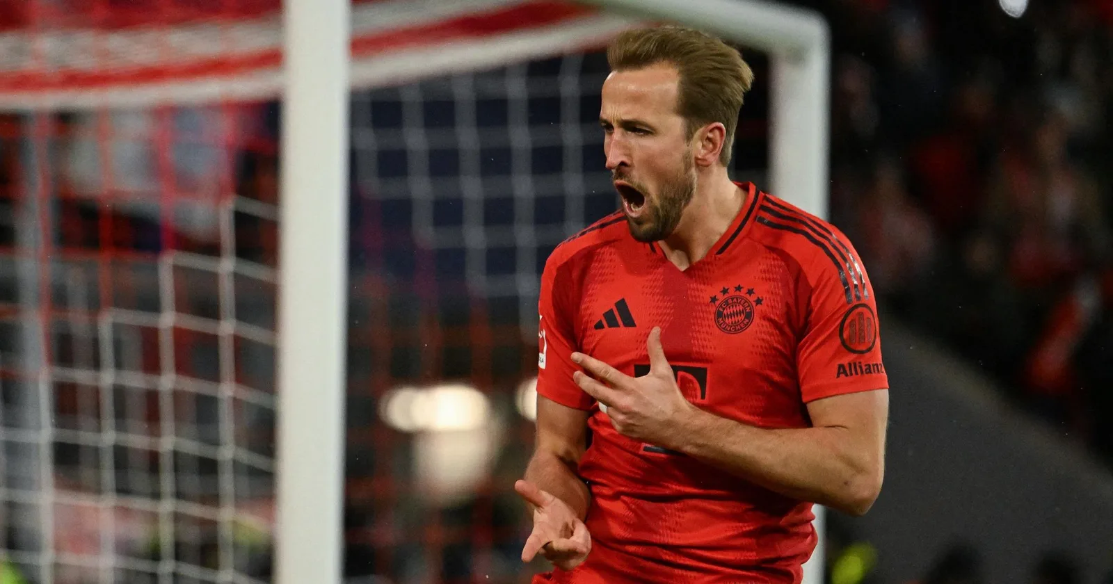 Le Bayern Munich a totalement dominé le duel avec Augsbourg ! Harry Kane a fait le show avec un tour du chapeau
