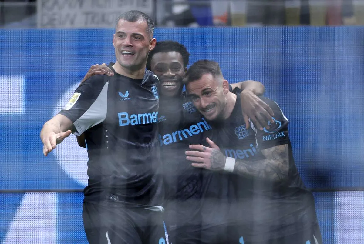Bayer Leverkusen marque trois buts en sept minutes à Eintracht Francfurt débattre