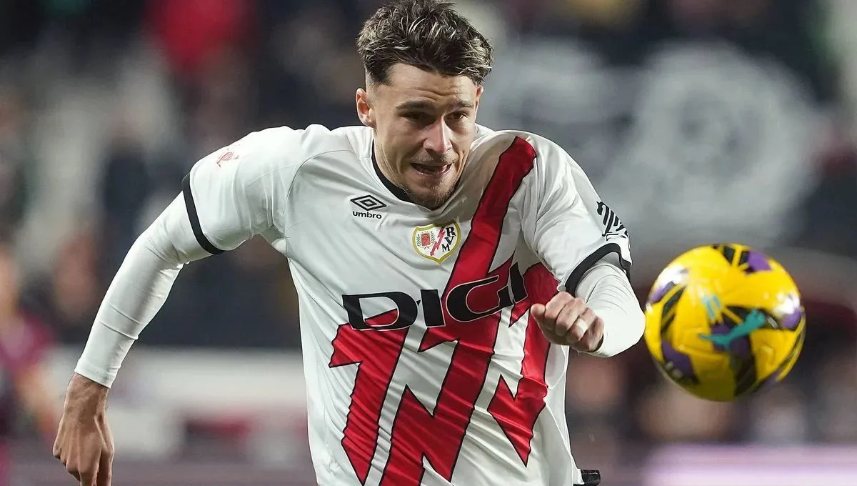 Bundesliga côté le dernier rejoindre Liverpool et Barcelone dans la poursuite de l’arrière droit