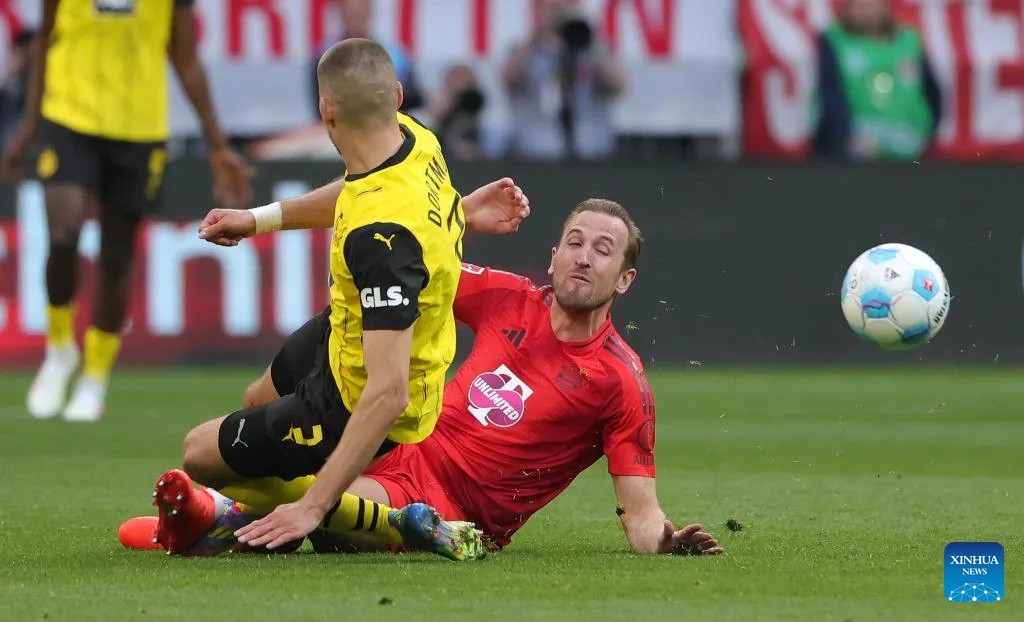 Dortmund frude la Bavière à Bundesliga Classic pour garder le titre Race Alive-Xinhua