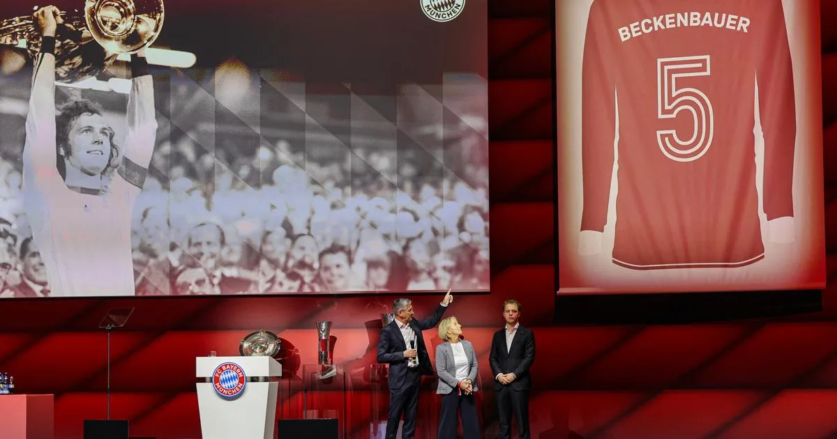 le Bayern Munich retire son numéro 5 en hommage à Beckenbauer
