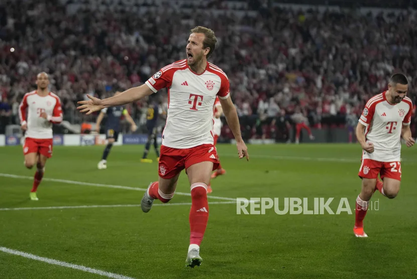 Harry Kane a finalement levé le trophée, le champion de Bundesliga avec le Bayern Munich