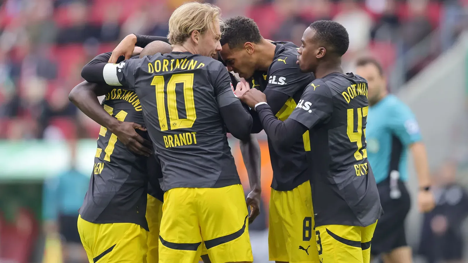 Choc pour l’attaquant, le Borussia Dortmund en difficulté. Les images