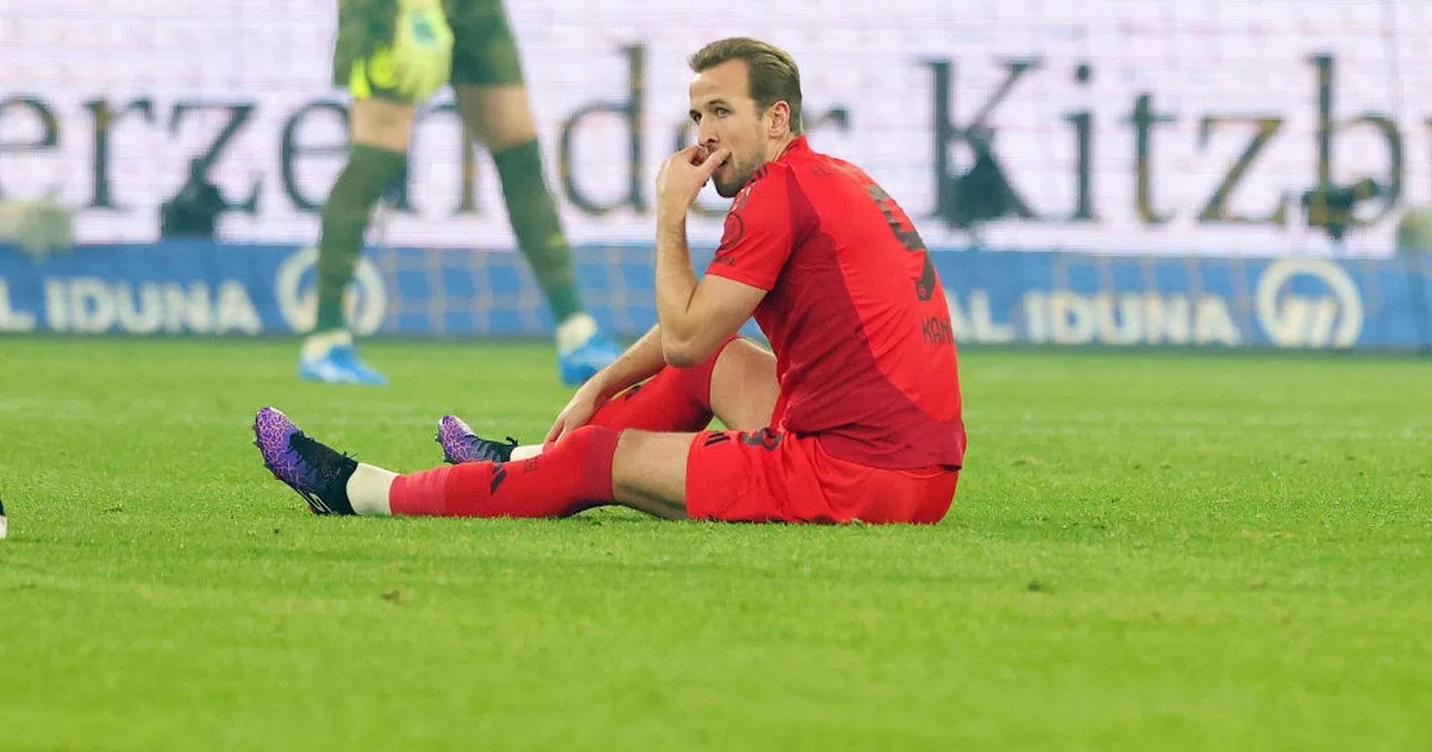 Bayern Munich : Harry Kane, blessé à la cuisse contre le Borussia Dortmund, devrait manquer environ deux semaines