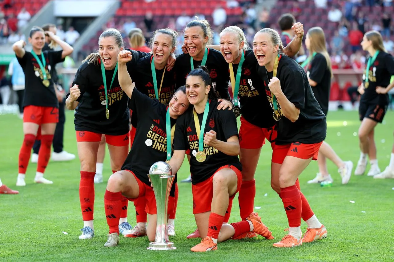 Bavaria soulève le trophée de Bundesliga pour femmes