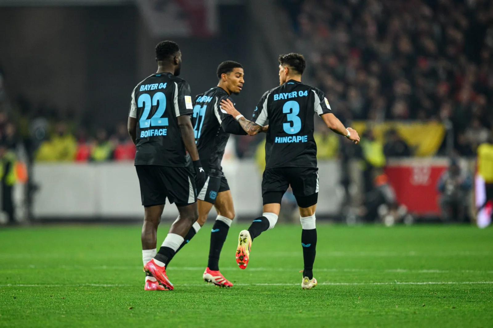 Bayer Leverkusen prépare 2 sorties dans l’équipe et négocie l’embauche de la défense centrale