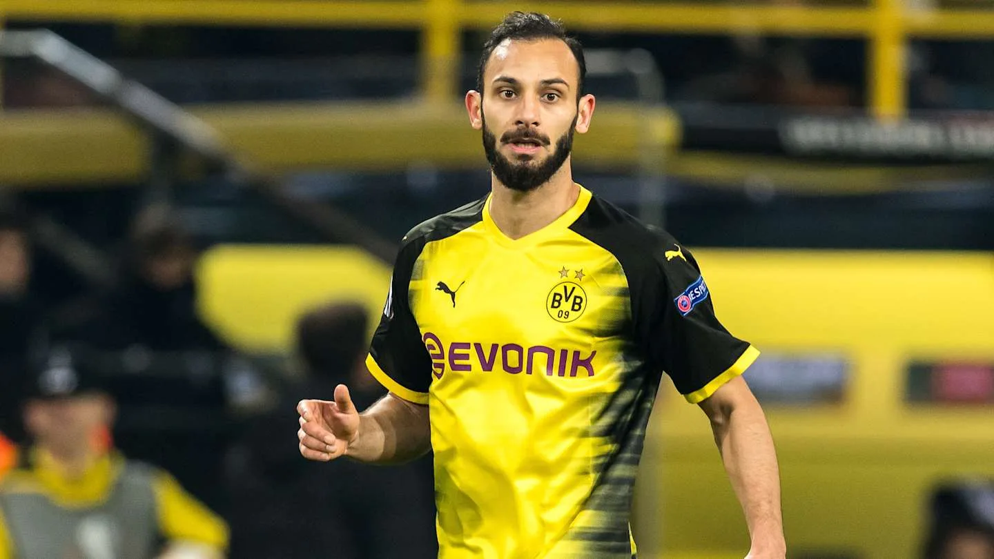 L’ancien défenseur du Borussia Dortmund Ömer Toprak annonce sa retraite du football