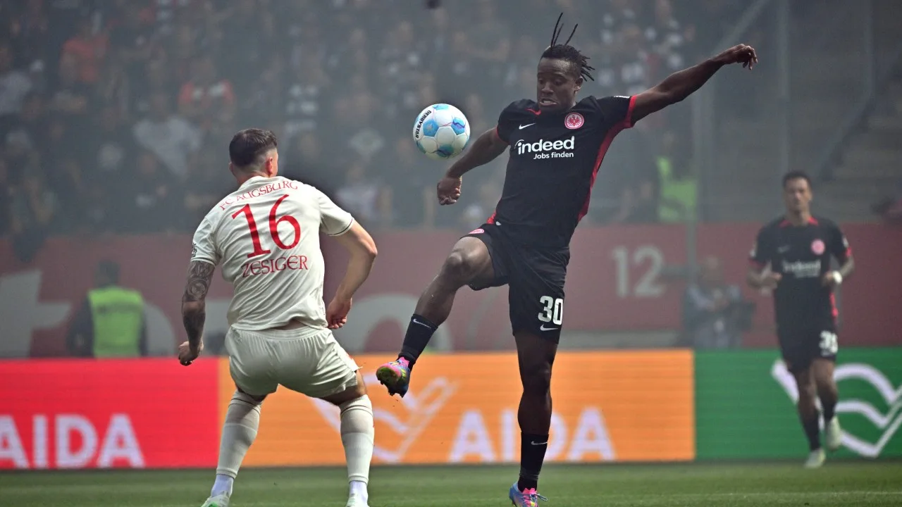 Bundesliga Roundup: Francfort tire à Augsburg