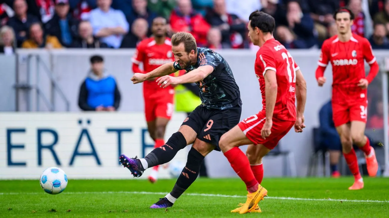 Bundesliga aux arbitres d’essai faisant des annonces de VAR dans le stade