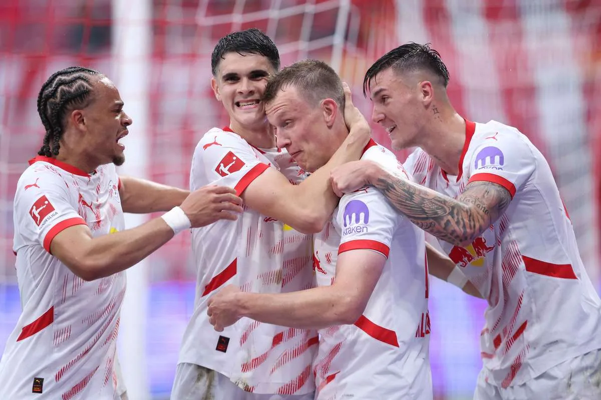 Bundesliga: Yussuf Poulsen Nets Last-gasp Egalizer pour retarder la victoire du titre du Bayern Munich en dramatique à six buts épiques