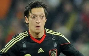 ALLEMAGNE_OZIL_290610