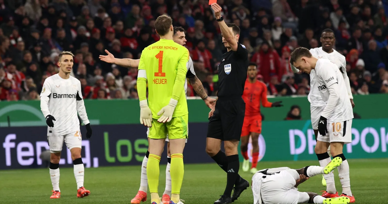 Le Bayern, éliminé du DFB Pokal par Leverkusen ! Neuer a reçu le premier carton rouge de sa carrière