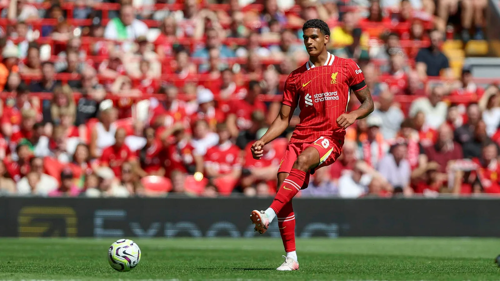 Côté Bundesliga poussant pour signer 40 millions de livres sterling de Liverpool Star