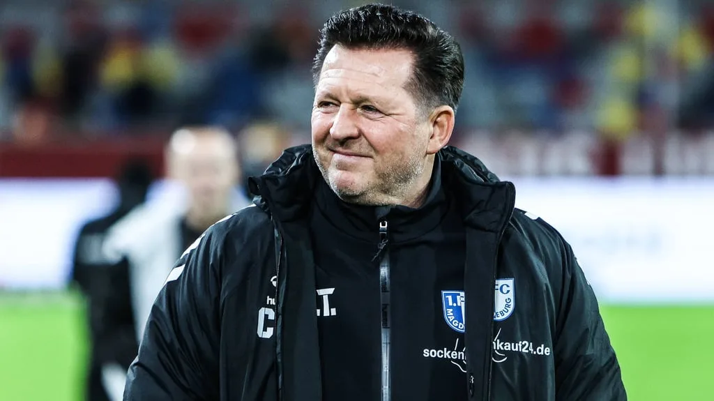 Les experts du football célèbrent l’entraîneur du FCM Christian Titz