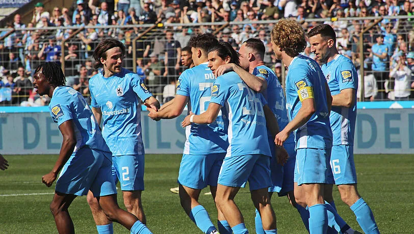 Notes pour le TSV 1860 contre le Borussia Dortmund II: Dulic avec une scène applaudissements