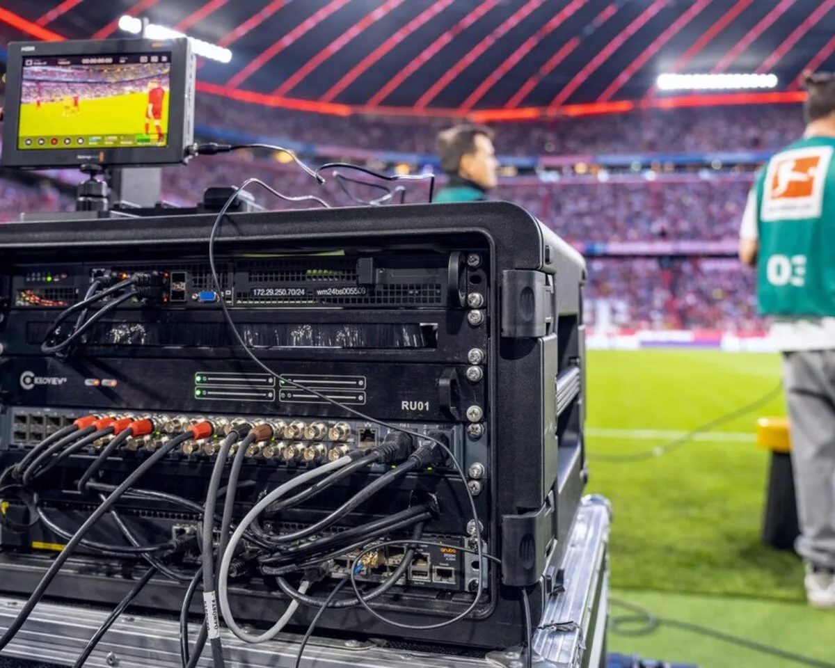 Riedel diffère les systèmes live Easy5g et Refcam dans un match de football Bundesliga de haut niveau