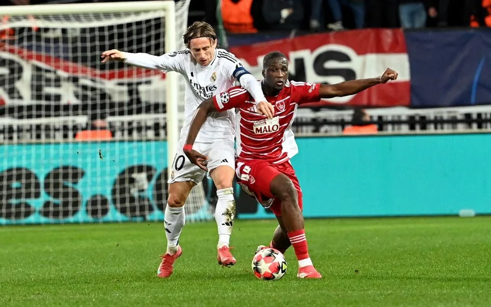 Stade Brestois : le défenseur Soumaïla Coulibaly déjà de retour au Borussia Dortmund