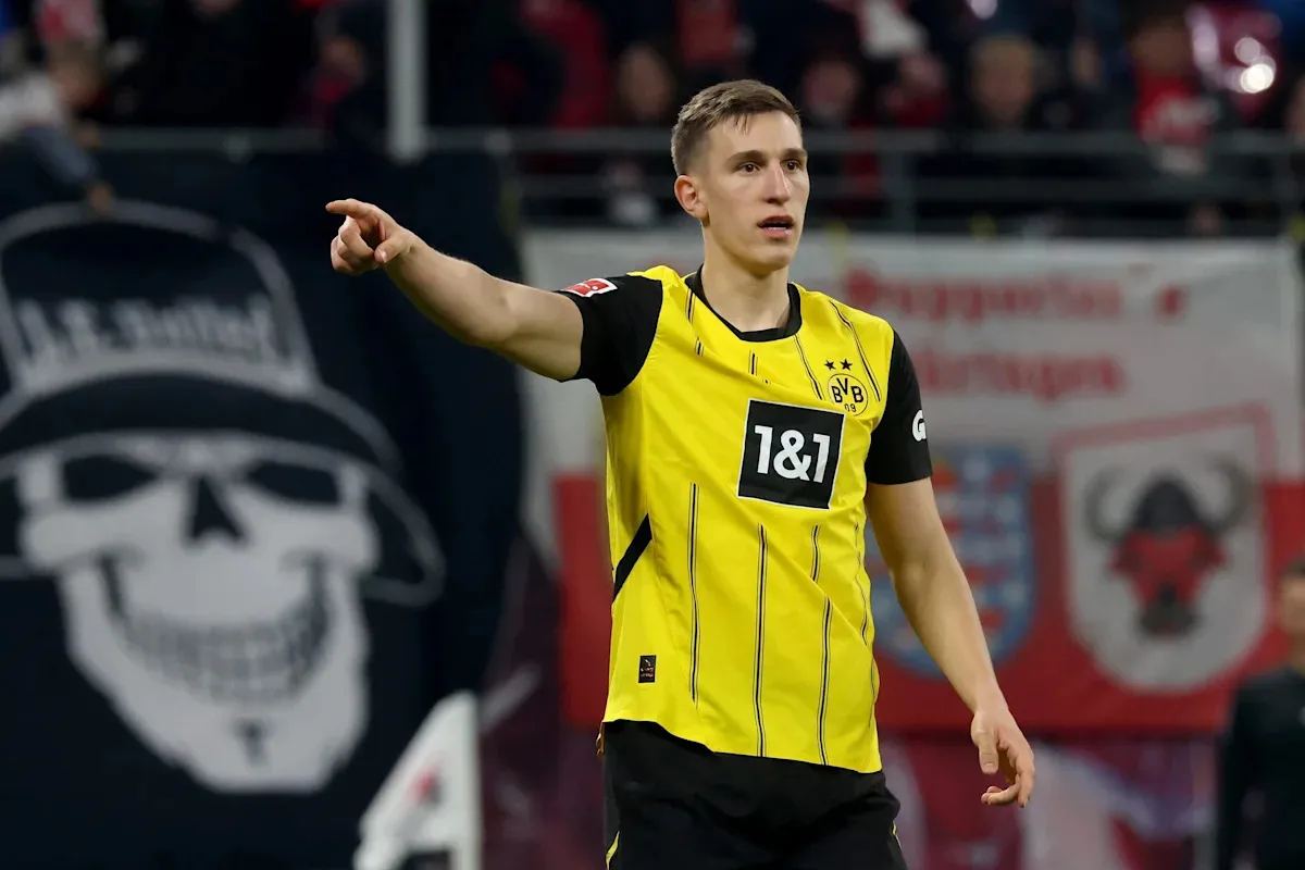Borussia Dortmund Louez les performances non scénarisées de Nico Schlotterbeck
