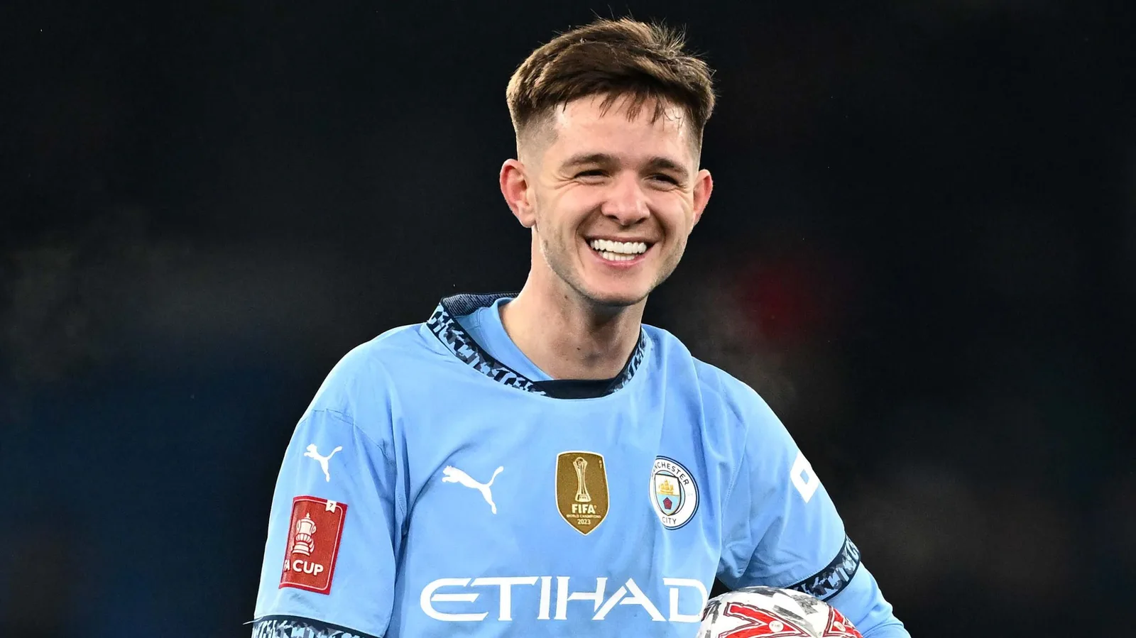James McAtee s’apprête à quitter Man City alors que les géants de la Bundesliga se battent pour sa signature