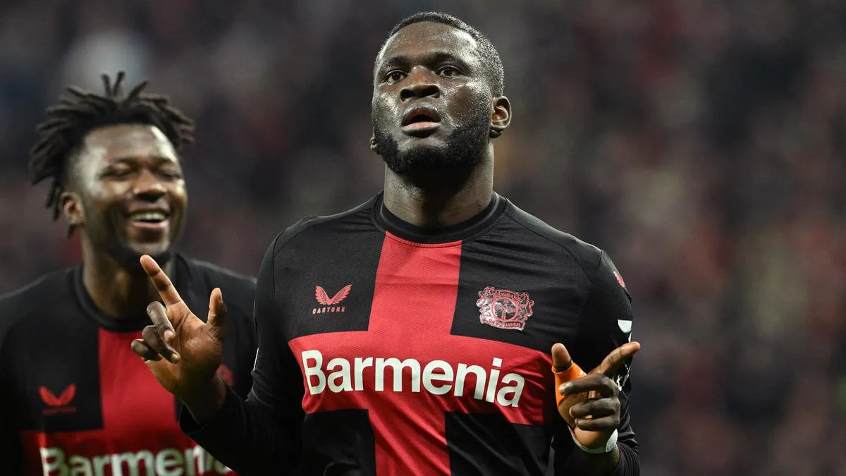 En regardant Manchester United, l’attaquant du Bayer Leverkusen envoie un signal de réticence à déménager en Angleterre