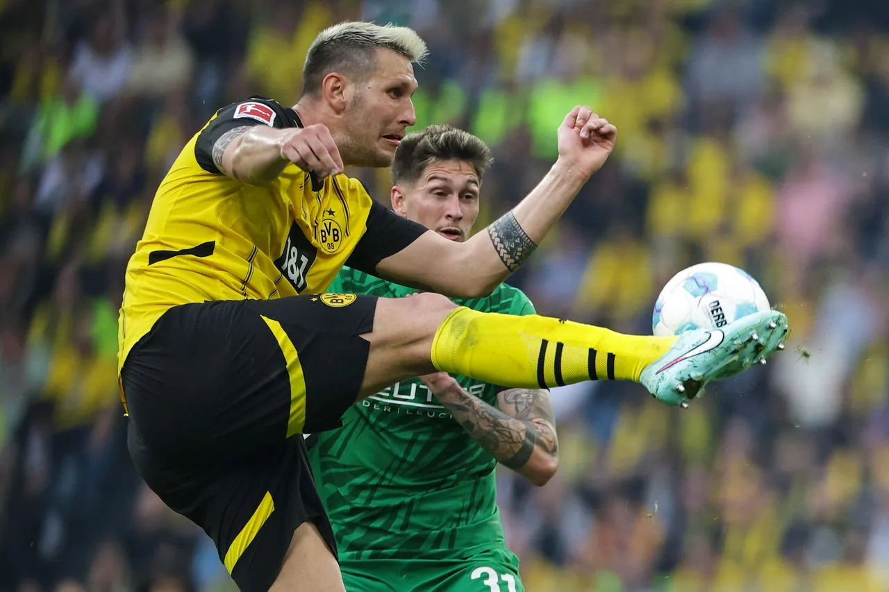 Trois buts en dix minutes. Borussia Dortmund plus proche de la cible