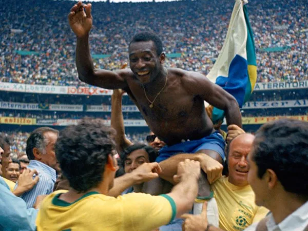 Célébrez la Journée Pelé, la légende du Borussia Dortmund subit son procès contre Flamengo