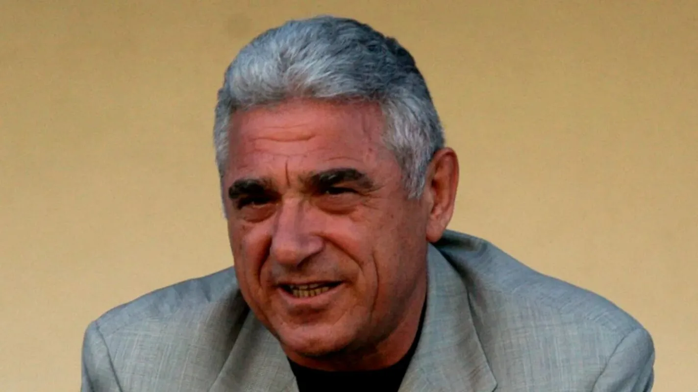 Le footballeur roumain a reçu une offre du Borussia Dortmund, mais Giovanni Becali ne lui a pas dit!