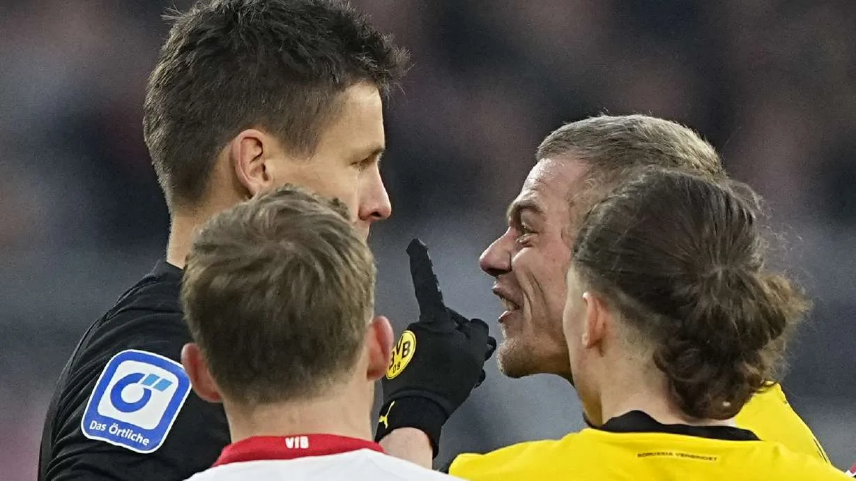 Leverkusen Cedes Ground dans la course au titre de Bundesliga, Dortmund perd à nouveau dans les débuts de Kovač