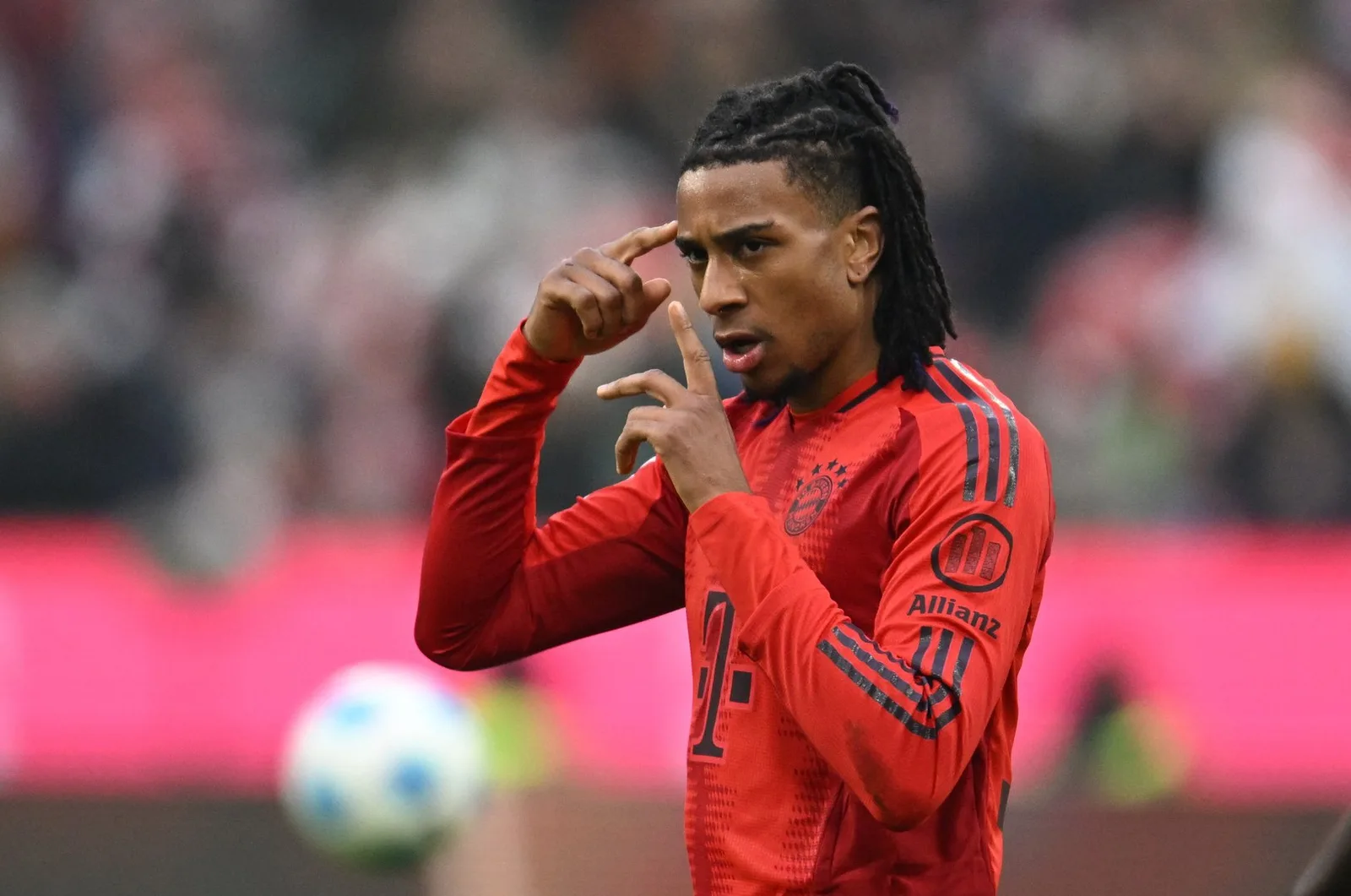 Bundesliga : Michael Olise buteur, le Bayern Munich l’emporte sur Wolfsburg