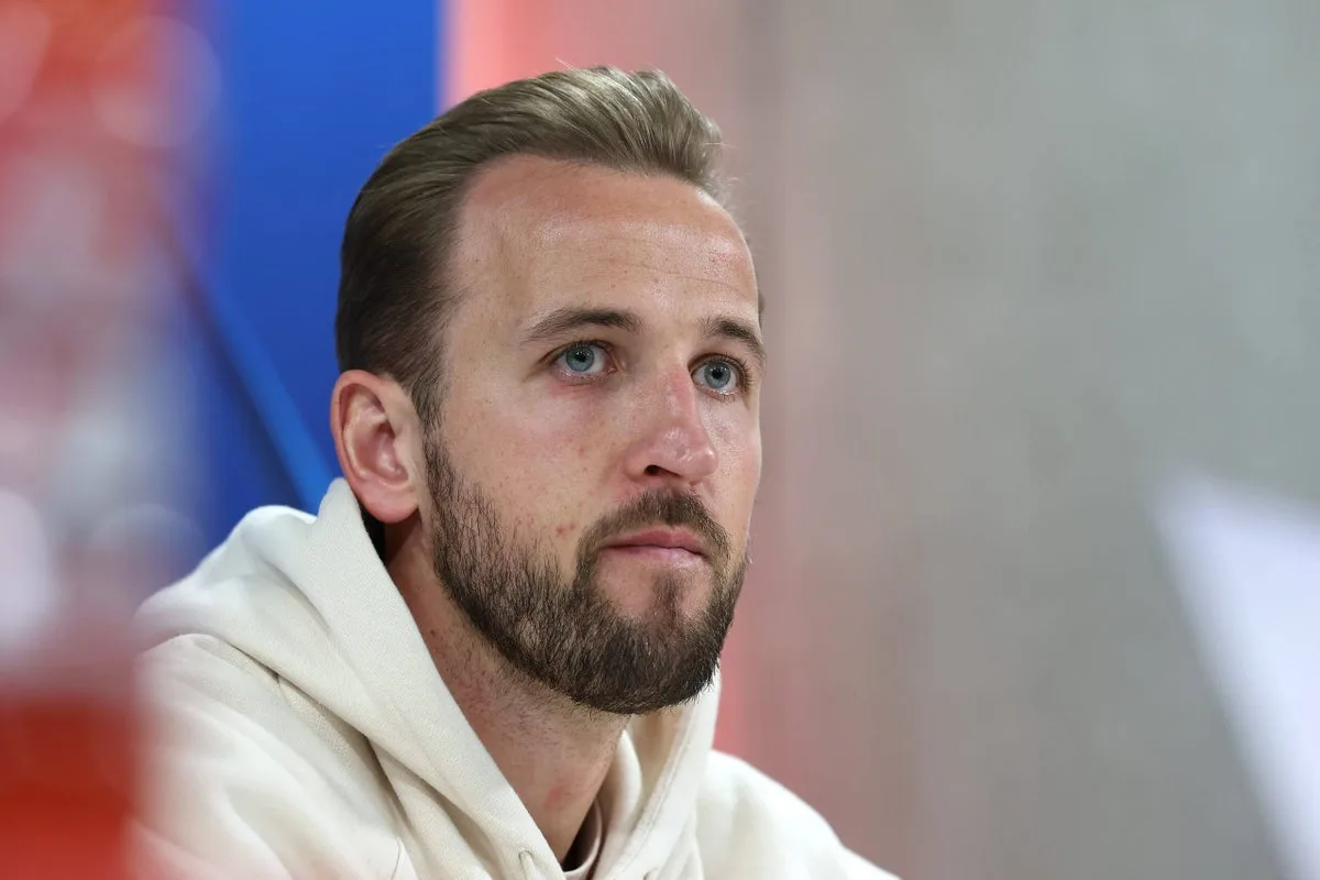 Harry Kane critique la réservation «  folle  » le déclarant à partir du titre potentiel de Bundesliga-Clincher