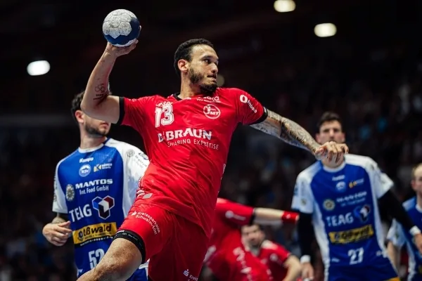 Mt Melsungen a continué ses espoirs de diriger la Bundesliga avec une victoire sur le eisenach après un ..