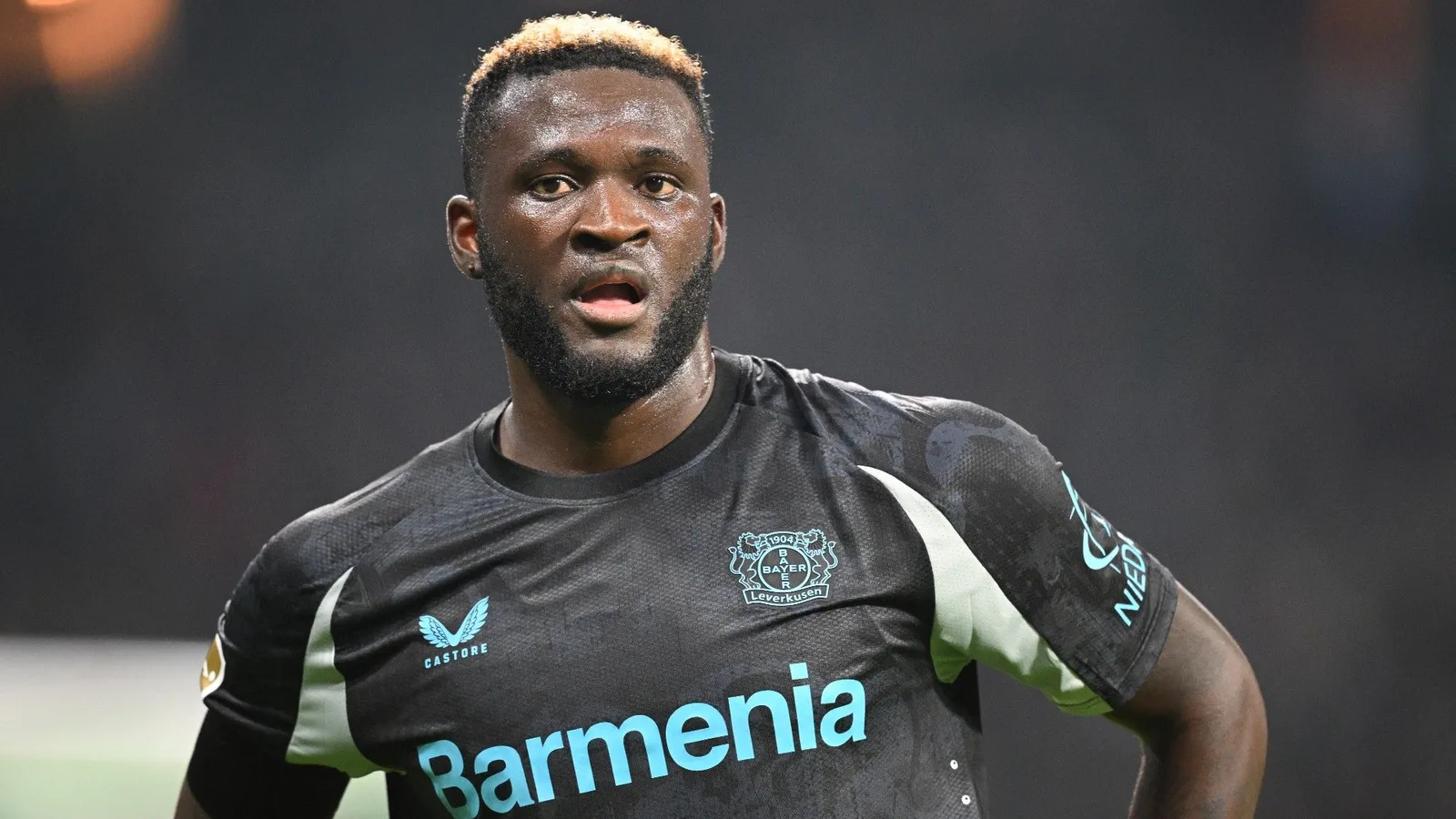 Victor Boniface, cible de Man Utd, signe un nouveau contrat avec le Bayer Leverkusen – mais le transfert estival est toujours possible