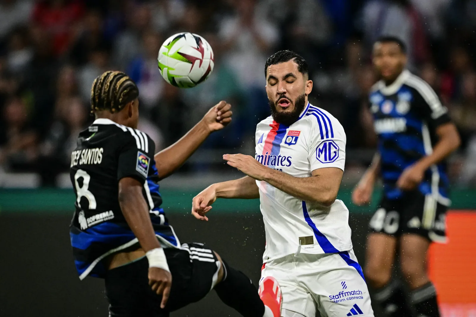 OL : le Bayer Leverkusen aurait un oeil sur Cherki