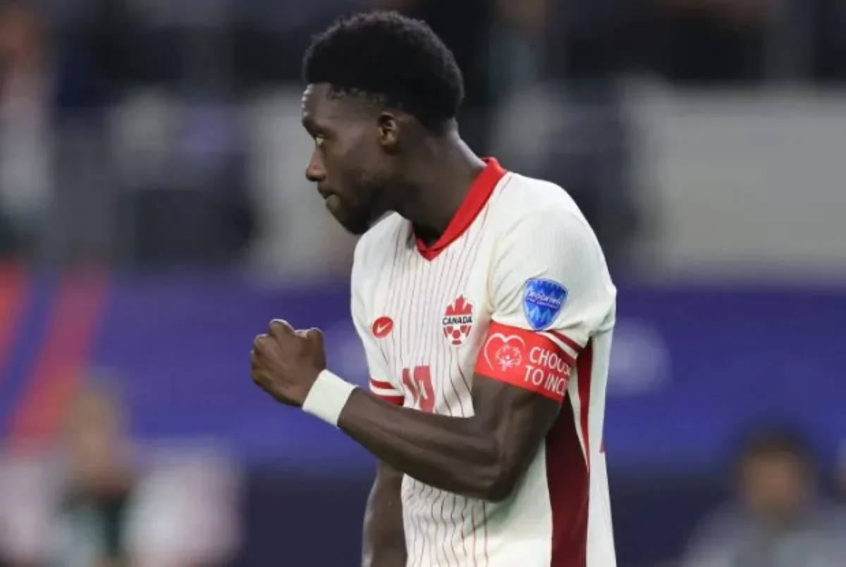 Le Bayern Munich fait le cœur brisé à Ancelotti, Alphonso Davies signe immédiatement un nouveau contrat