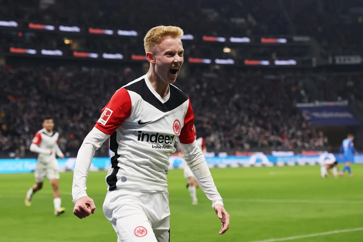 Le Real Madrid garde un œil sur une pépite de Bundesliga