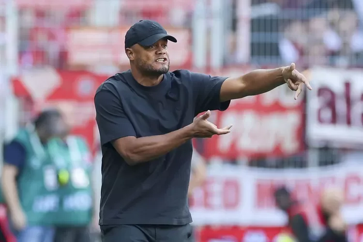 Kompany révèle le secret du succès du Bayern Munich : 99% grâce aux joueurs, pas au rôle de l’entraîneur !