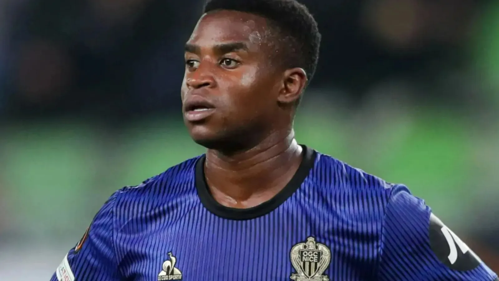 Le plus jeune buteur de Bundesliga dans un scandale d’âge alors que le père de la star de Dortmund admet avoir « menti sur sa date de naissance »