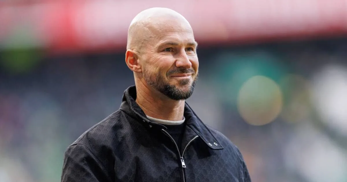 Le manager de Bundesliga ‘a mis un chapeau de chef et a agité un jouet sexuel’ pour motiver les joueurs stupéfaits | Football | Sport