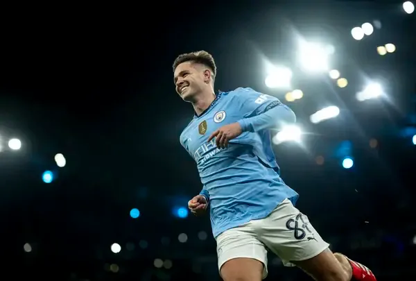 Un club de Bundesliga mène la course au transfert pour James McAtee de Manchester City