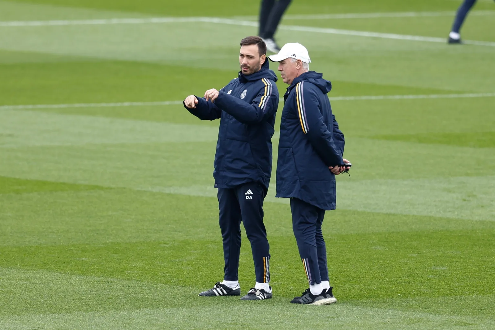 Côté bundesliga contactez Davide Ancelotti sur le travail de gestion