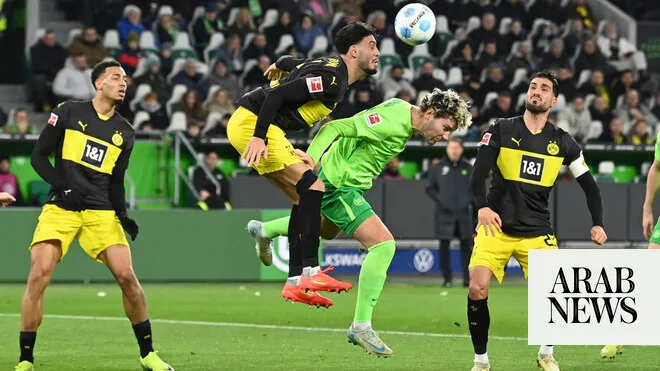 Dortmund tient bon avec 10 hommes pour sa 1ère victoire à l’extérieur en Bundesliga