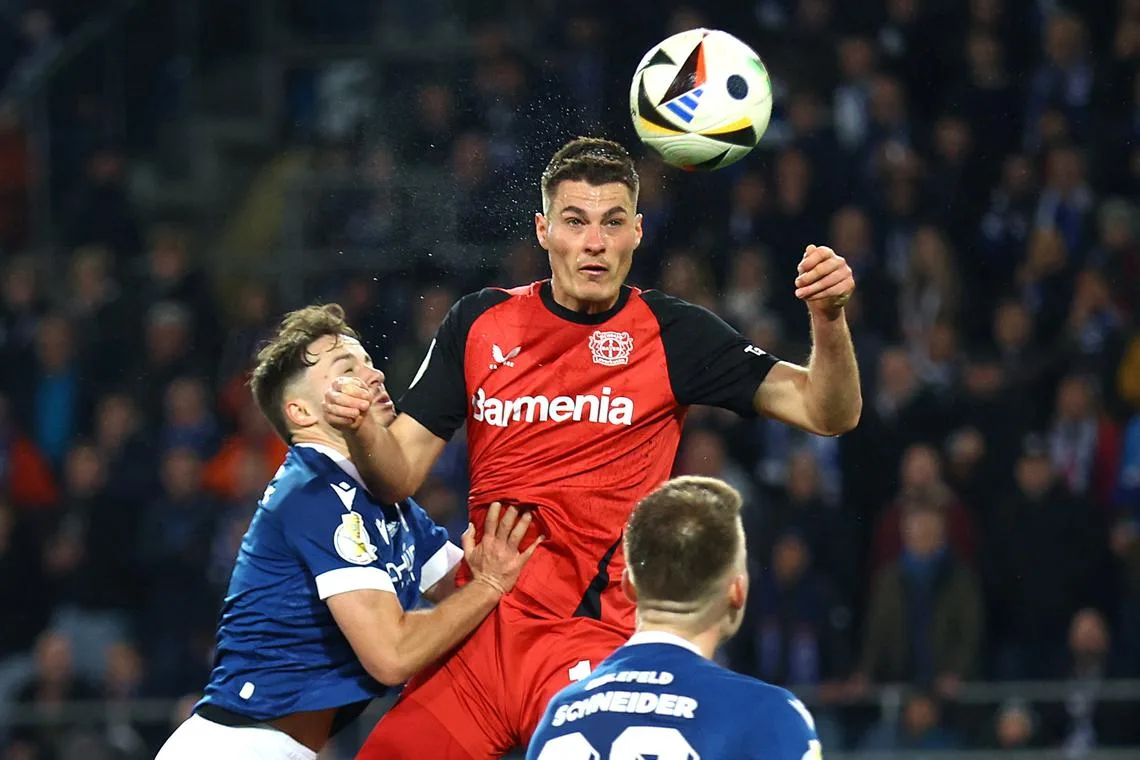Holders Bayer Leverkusen stupéfait par la troisième division Arminia Bielefeld en demi-finale de la Coupe allemande