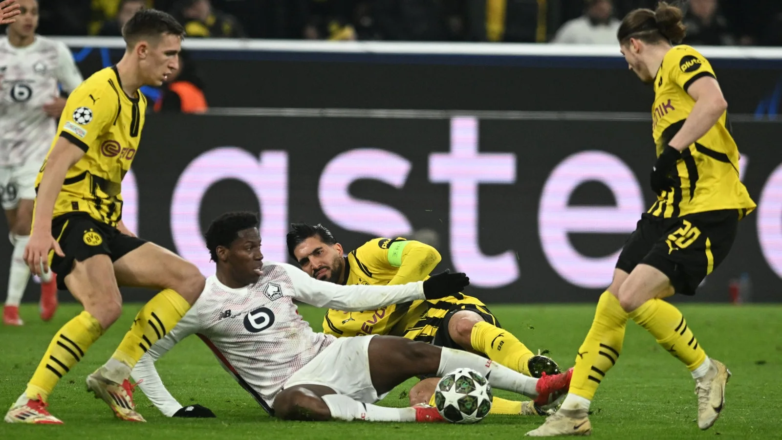 Lille OSC – Borussia Dortmund dans le cycle de 16 (arrière) – Événement WDR – Radio