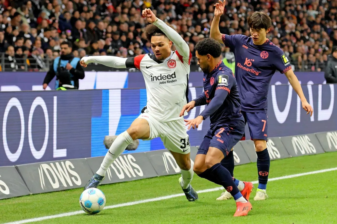 L’Eintracht Francfort et Stuttgart tombent – Bundesliga – J15 – Résumé