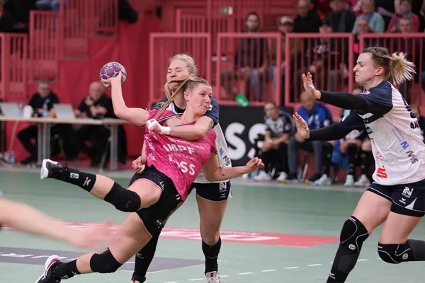 Le TuS Metzingen de la Bundesliga féminine allemande de handball a remporté une victoire précieuse contre le Sport-Union Necka.