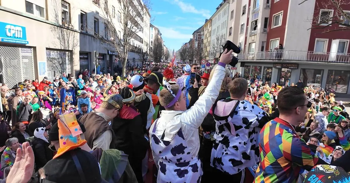 De merveilleuses photos! L’équipe de Bundesliga va à la fête des fêtes