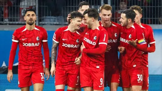 Fribourg résiste à la poussée tardive de Wolfsburg et remporte une victoire palpitante 3-2