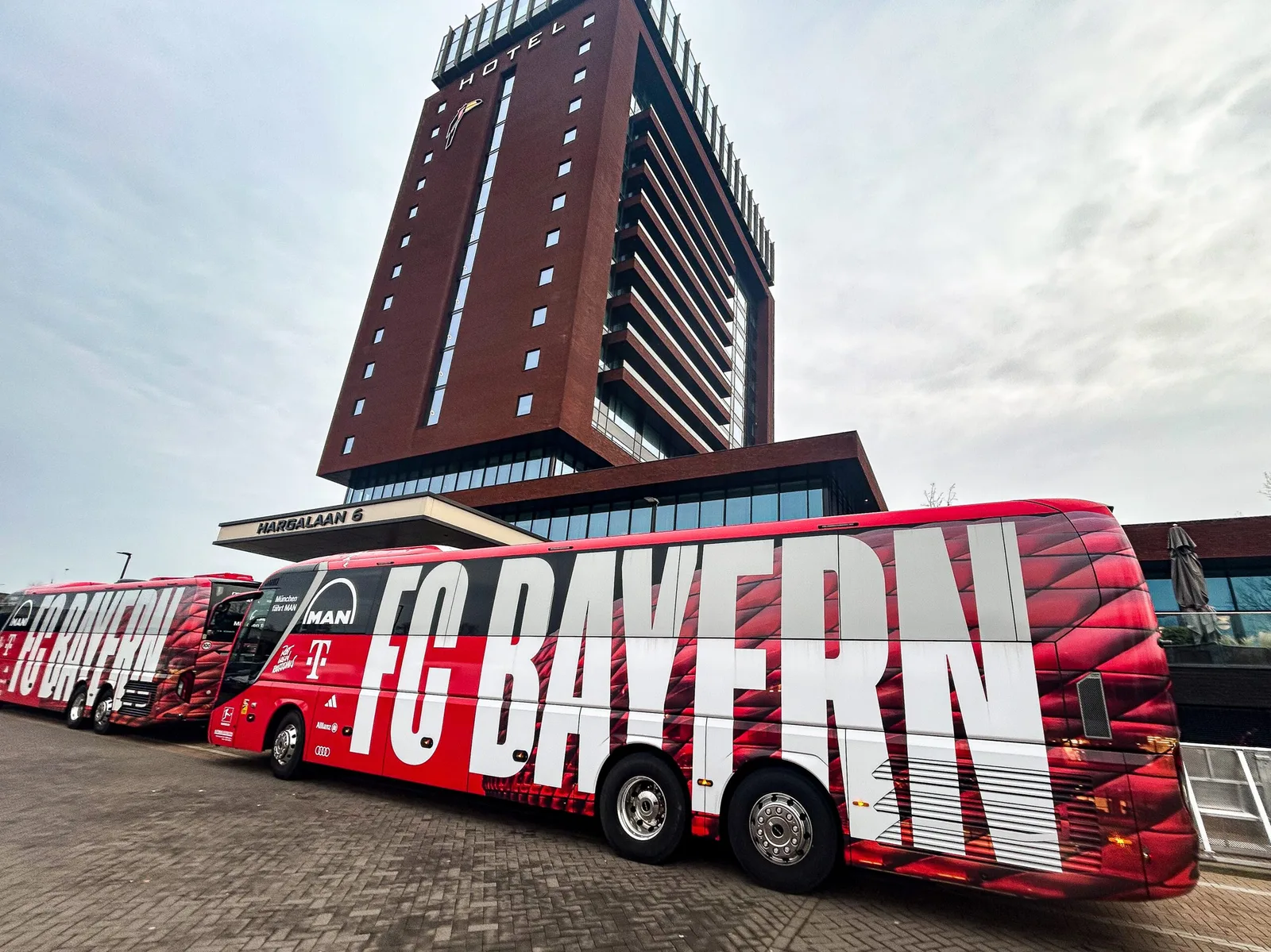 Le FC Bayern Munich rend visite à Hermes-DVS à l’approche du match de Ligue des Champions contre Feyenoord –