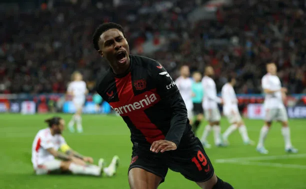 Nathan Tella rejette les rumeurs de transfert, dit qu’il est heureux chez Bayer Leverkusen