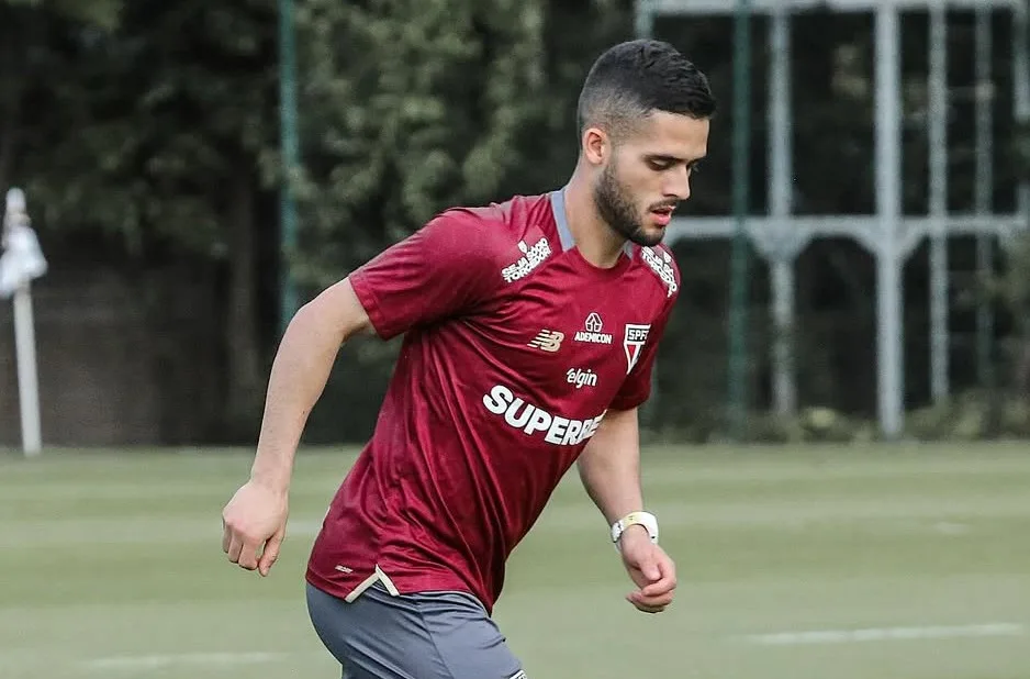 Yan Couto, du Borussia Dortmund, s’entraîne au São Paulo CT